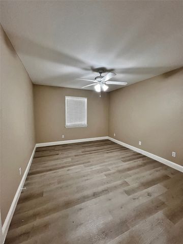 1914 W Northgate Drive, Irving, TX 75062