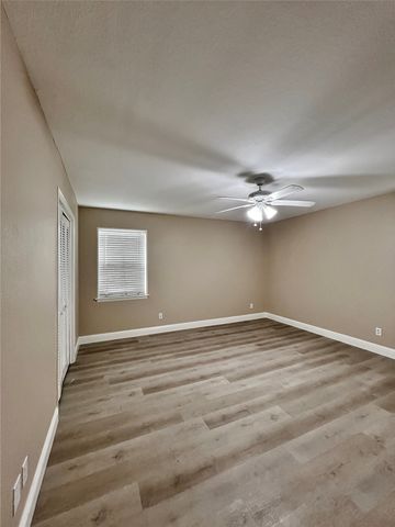 1914 W Northgate Drive, Irving, TX 75062