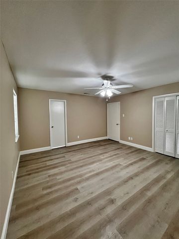 1914 W Northgate Drive, Irving, TX 75062