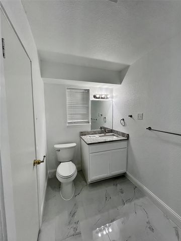 1914 W Northgate Drive, Irving, TX 75062