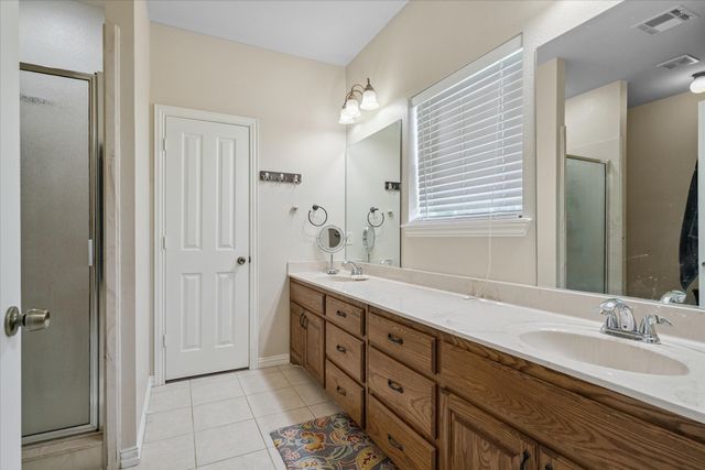 4647 Vz County Road 3416, Wills Point, TX 75169