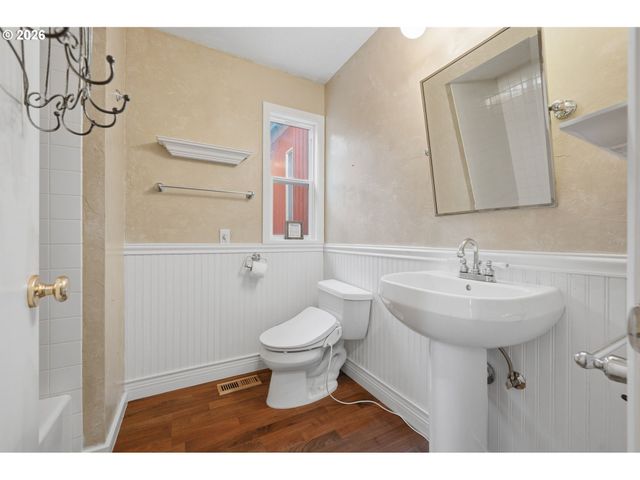 9814 Sw QUAIL POST Rd, Portland, OR 97219