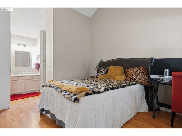 9814 Sw QUAIL POST Rd, Portland, OR 97219