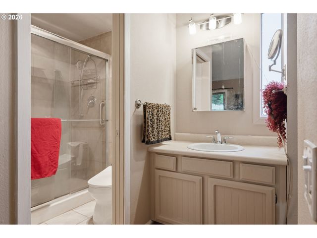 9814 Sw QUAIL POST Rd, Portland, OR 97219