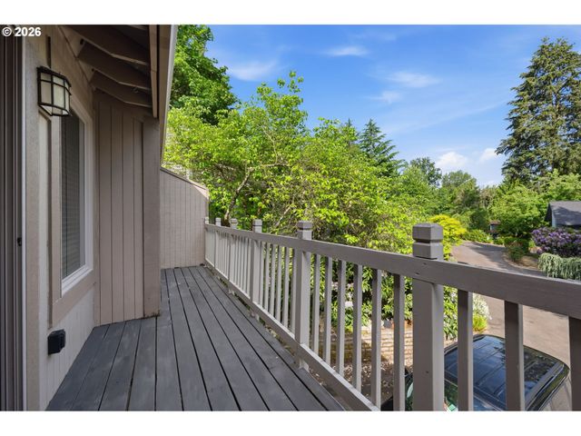 9814 Sw QUAIL POST Rd, Portland, OR 97219