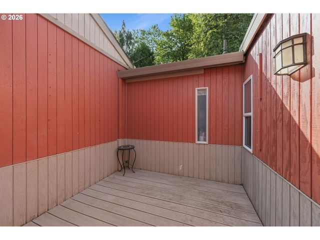 9814 Sw QUAIL POST Rd, Portland, OR 97219