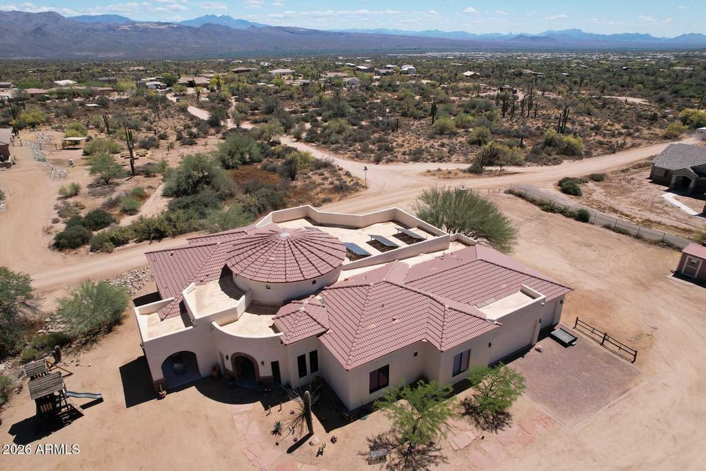 Image 18 of property listing at 16736 E GLORIA Lane, Scottsdale, AZ 85262