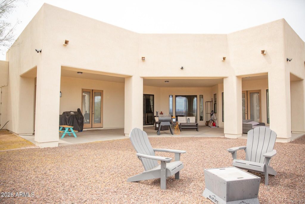 Image 24 of property listing at 16736 E GLORIA Lane, Scottsdale, AZ 85262