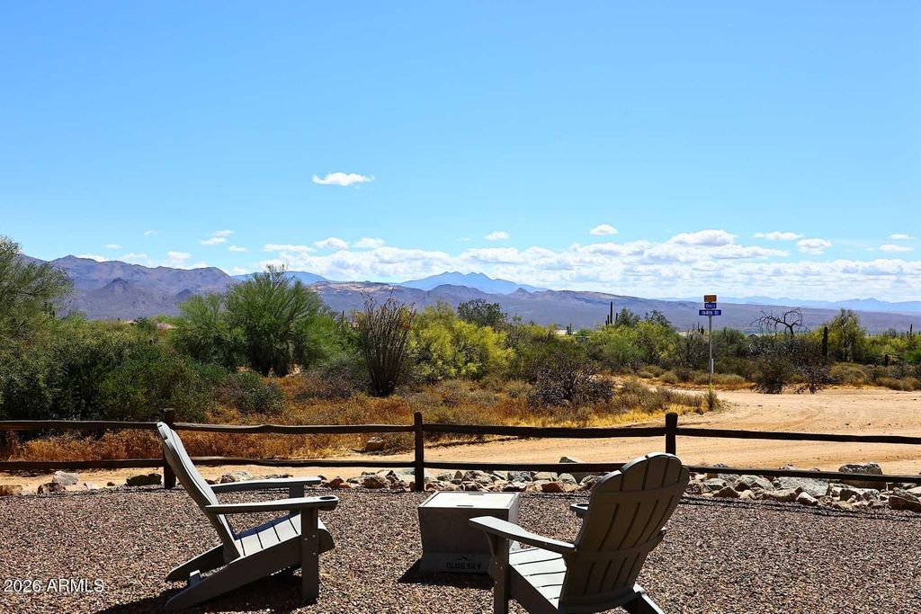 Image 28 of property listing at 16736 E GLORIA Lane, Scottsdale, AZ 85262