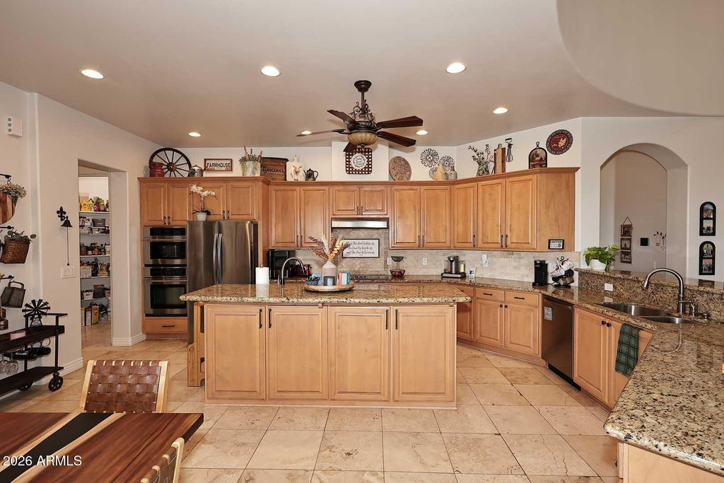 Image 37 of property listing at 16736 E GLORIA Lane, Scottsdale, AZ 85262