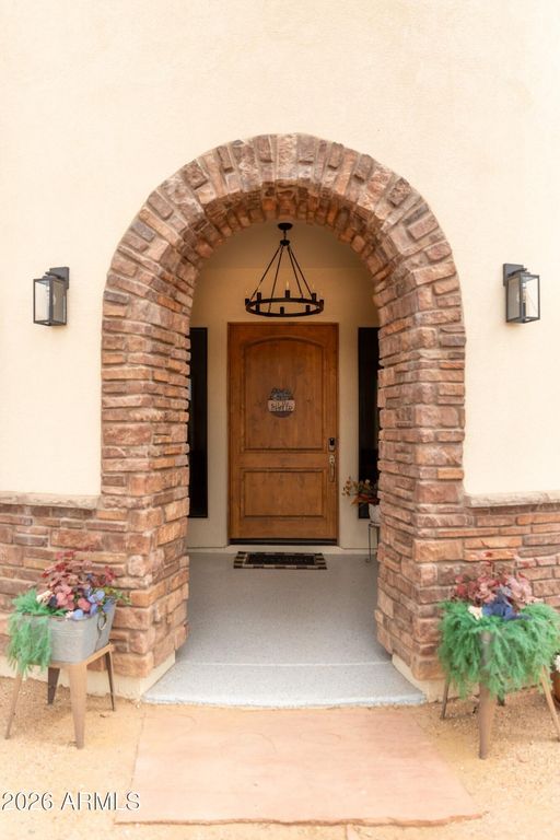 Image 4 of property listing at 16736 E GLORIA Lane, Scottsdale, AZ 85262
