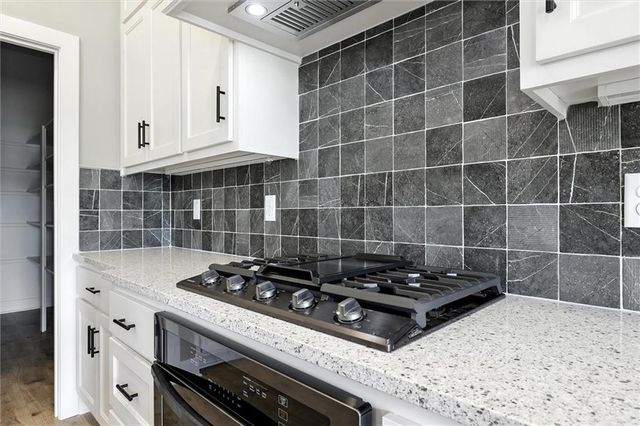 2101 Crooked Creek Drive, Kearney, MO 64060