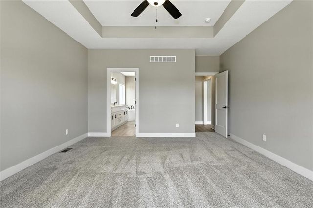 2101 Crooked Creek Drive, Kearney, MO 64060