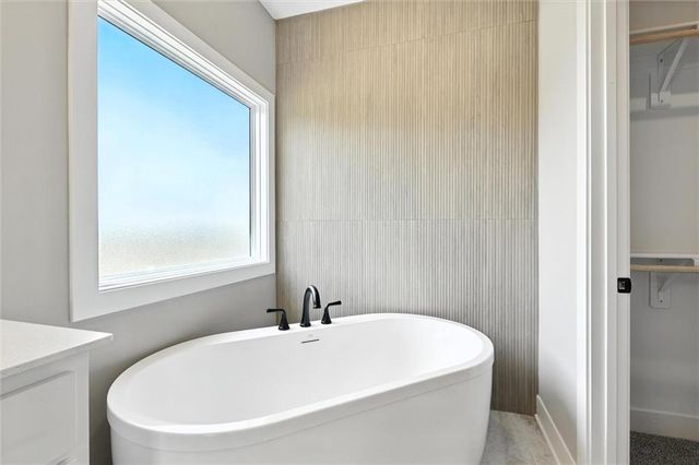 2101 Crooked Creek Drive, Kearney, MO 64060