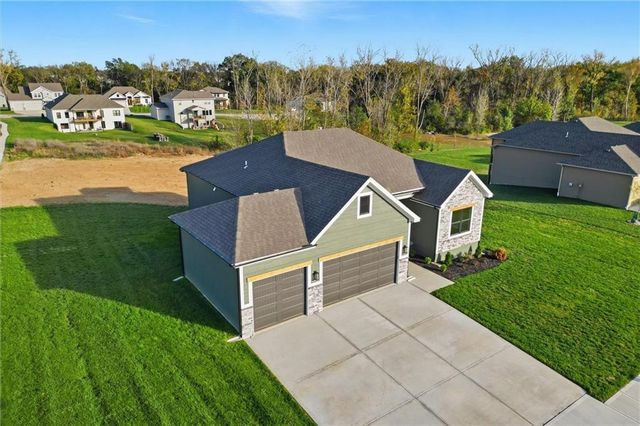 2101 Crooked Creek Drive, Kearney, MO 64060