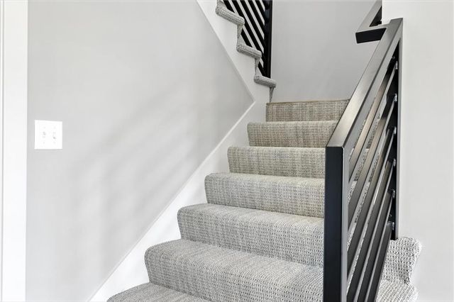 2101 Crooked Creek Drive, Kearney, MO 64060