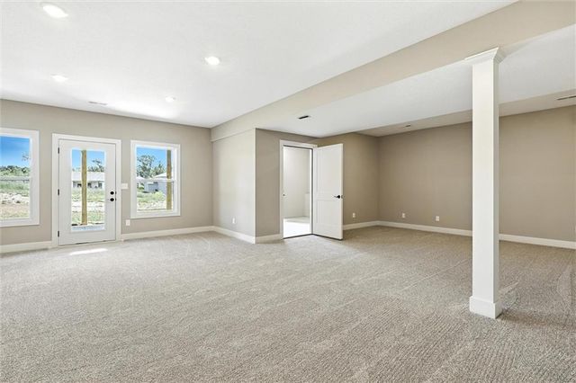 2101 Crooked Creek Drive, Kearney, MO 64060