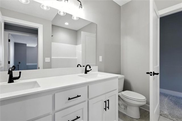 2101 Crooked Creek Drive, Kearney, MO 64060