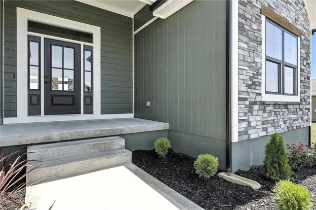 2101 Crooked Creek Drive, Kearney, MO 64060