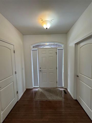 2350 Brigantine, Commerce Charter Township, MI 48382