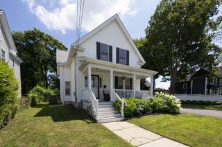 11 Garfield St, Franklin, MA 02038