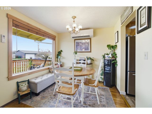 1237 QUINN Rd, Woodburn, OR 97071