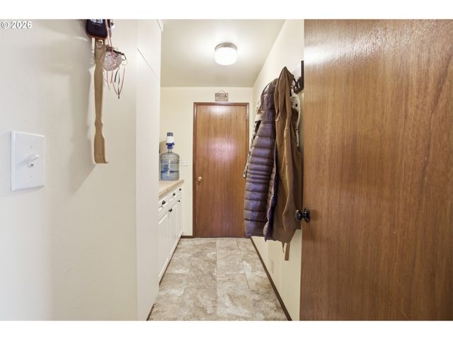 1237 QUINN Rd, Woodburn, OR 97071