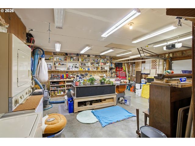 1237 QUINN Rd, Woodburn, OR 97071