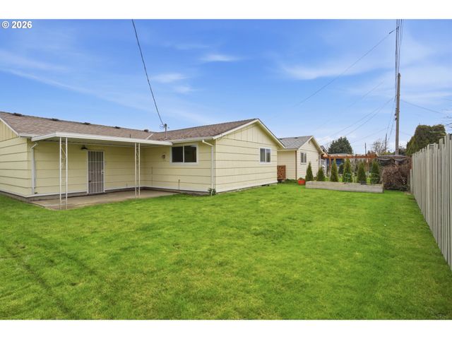 1237 QUINN Rd, Woodburn, OR 97071