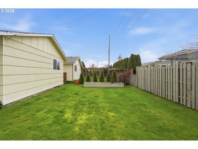 1237 QUINN Rd, Woodburn, OR 97071