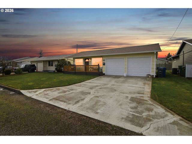 1237 QUINN Rd, Woodburn, OR 97071