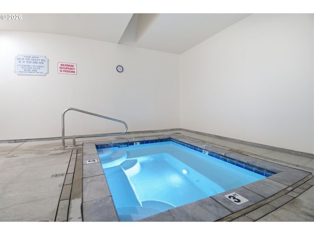 1237 QUINN Rd, Woodburn, OR 97071