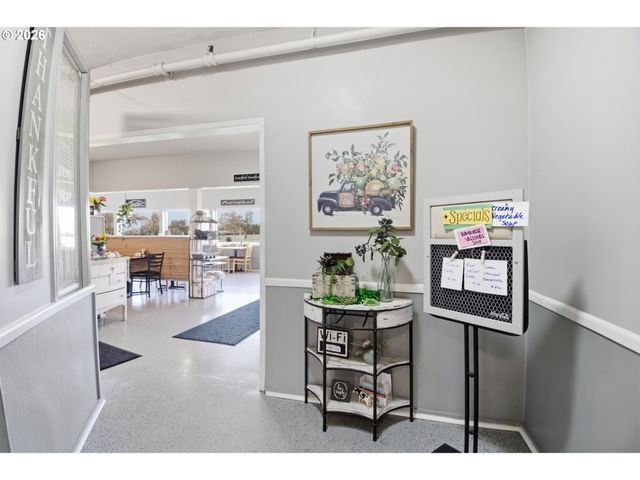 1237 QUINN Rd, Woodburn, OR 97071