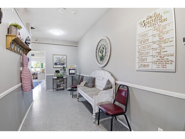 1237 QUINN Rd, Woodburn, OR 97071