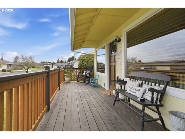 1237 QUINN Rd, Woodburn, OR 97071