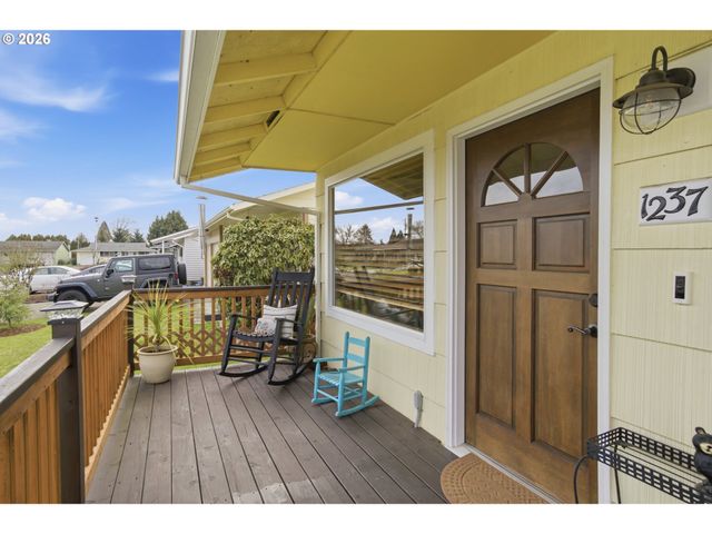 1237 QUINN Rd, Woodburn, OR 97071