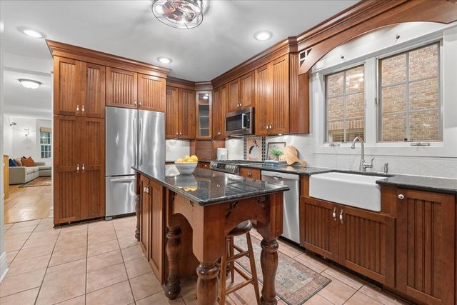 815 N Marion Street, Oak Park, IL 60302
