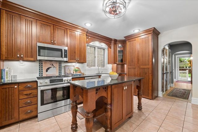 815 N Marion Street, Oak Park, IL 60302