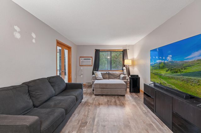 221 Grand Avenue W 306, South Saint Paul, MN 55075