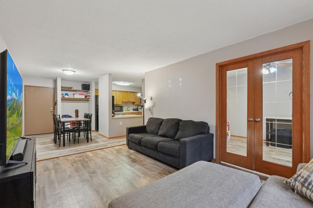 221 Grand Avenue W 306, South Saint Paul, MN 55075