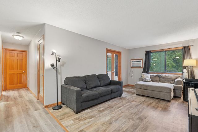 221 Grand Avenue W 306, South Saint Paul, MN 55075