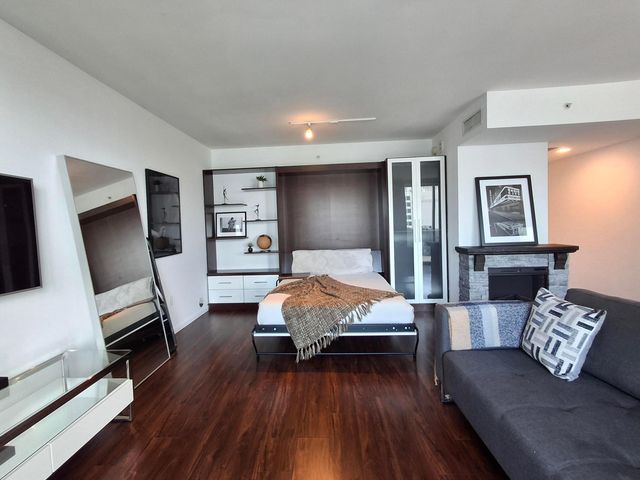 244 Biscayne Boulevard 2805, Miami, FL 33132