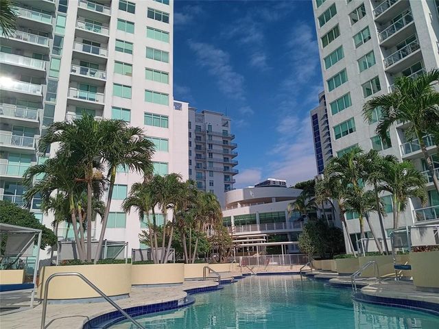 244 Biscayne Boulevard 2805, Miami, FL 33132