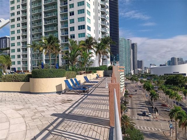 244 Biscayne Boulevard 2805, Miami, FL 33132