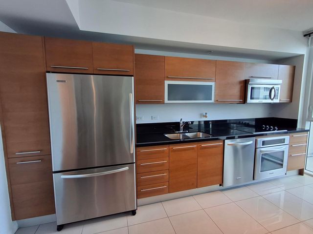244 Biscayne Boulevard 2805, Miami, FL 33132