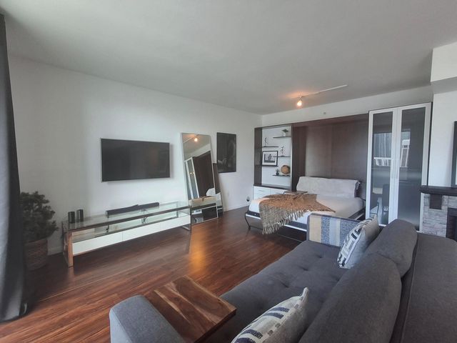 244 Biscayne Boulevard 2805, Miami, FL 33132