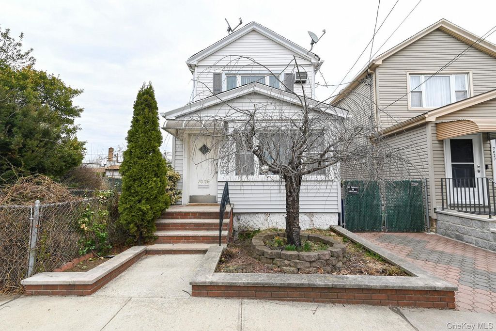 7025 71st Place, Glendale, NY 11385 — photo 4