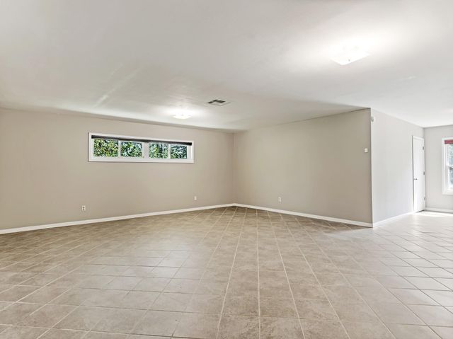 527 County Road 214, Bay City, TX 77414