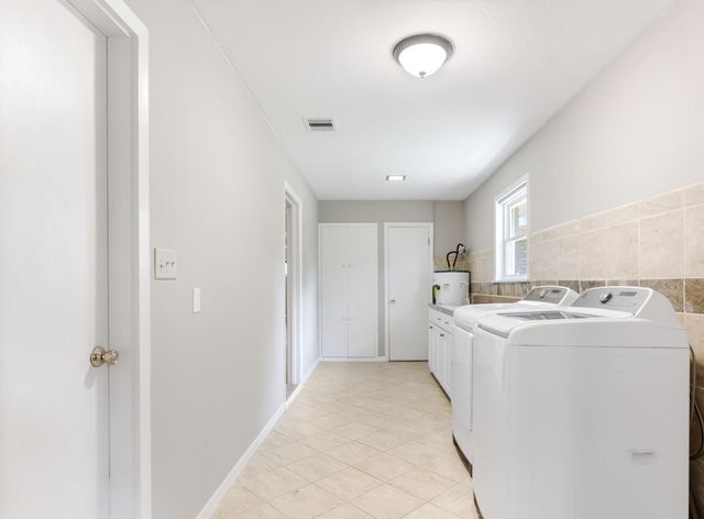 527 County Road 214, Bay City, TX 77414