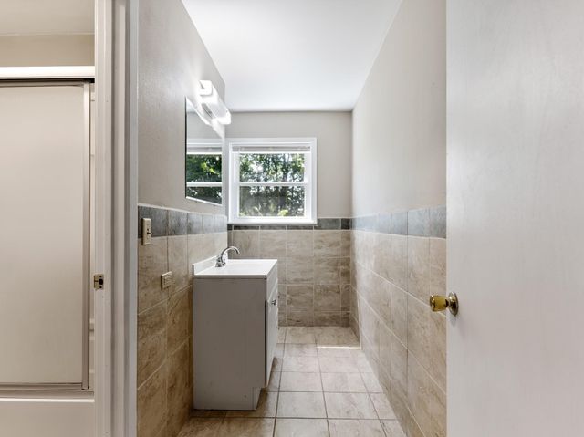 527 County Road 214, Bay City, TX 77414